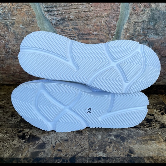 Steve Madden Men's Gupto Knit Sneakers - Picture 6 of 11